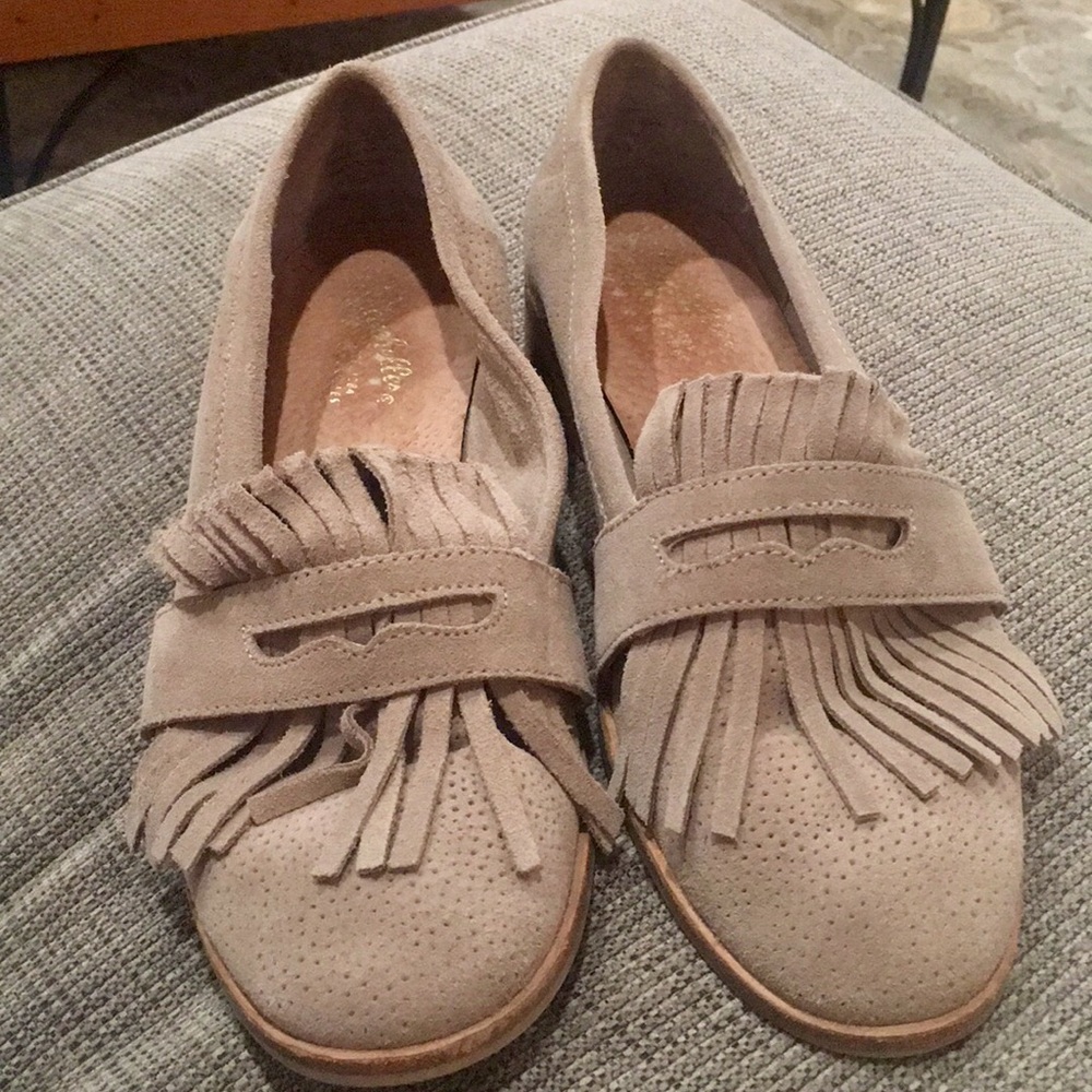 Seychelles tan suede shoes